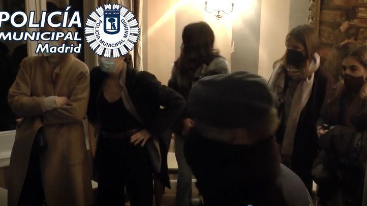 16 personas fueron desalojadas de un restaurante en el que se celebraba una fiesta en Chamberí