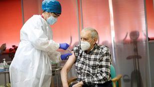 Estos serían los siguientes grupos que recibirán la vacuna contra el coronavirus