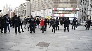 Madrid tiene 300 policías preparados para "parar los pies" a los manifestantes a favor de Pablo Hasel