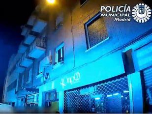 Rescatada de una antena una joven que cayó desde un piso donde había una fiesta ilegal