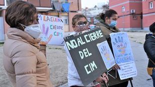 La suspensión de dos servicios de atención a menores paraliza el apoyo escolar de 80 niños vulnerables