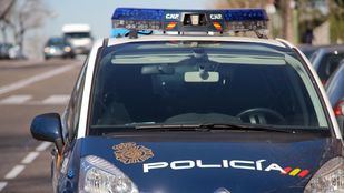 La Policía Nacional detiene a un profesor que acosaba a sus alumnas pidiéndoles fotos sexuales y citas íntimas