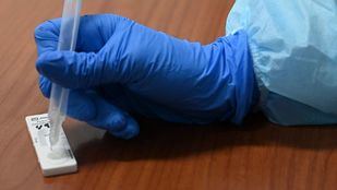 Mejora la presión asistencial y se estabilizan los contagios en Madrid