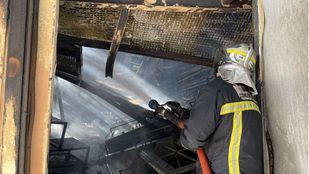 Extinguido el incendio de una nave de empaquetamiento de huevos en Valdemoro