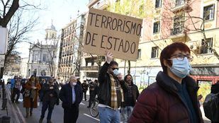 Un centenar de negacionistas recorre Madrid para mostrar su rechazo a las medidas sanitarias