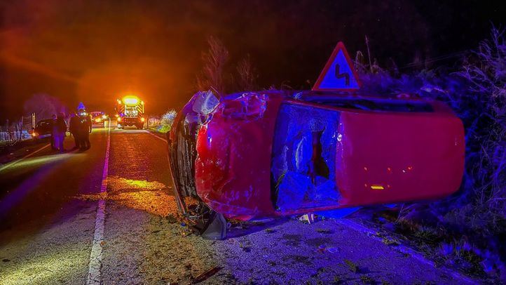 Dos jóvenes heridos en un accidente de coche en Gargantilla del Lozoya