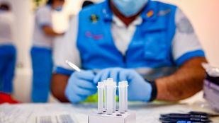 La bajada de la incidencia acumulada se frena y el número de fallecidos por Covid aumenta