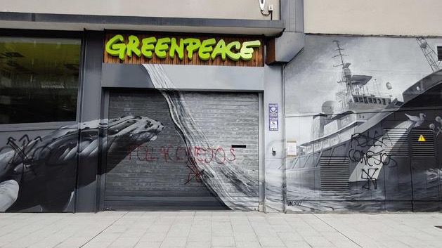 La sede de Greenpeace amanece vandalizada