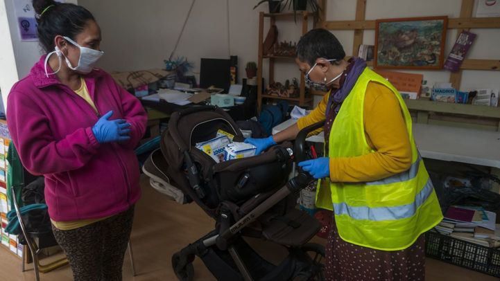 Voluntaria en una asociación de ayuda a personas sin recursos
