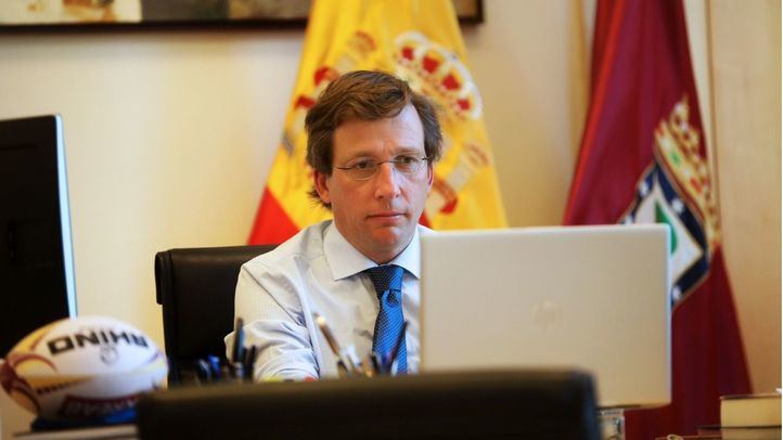 El alcalde de Madrid, José Luis Martínez-Almeida, en la reunión telemática con los alcaldes.