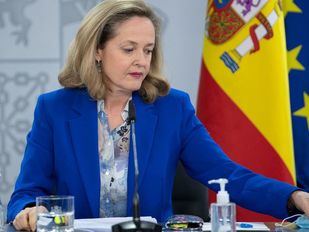 Economía también aprueba la fusión de Caixabank y Bankia: el Estado controlará el 16%