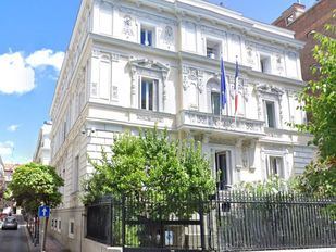 La Embajada de Francia responde a las críticas sobre el turismo de borrachera de los franceses en Madrid