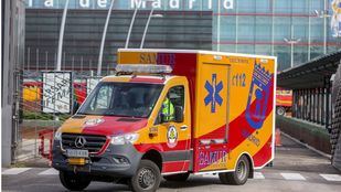 Herida grave una mujer apuñalada por un pasajero en un autobús especial de la EMT