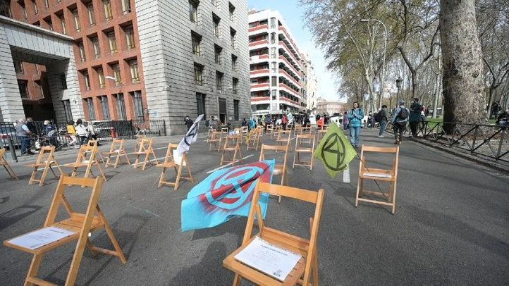Extinction Rebellion bloquea el Paseo del Prado