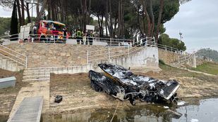Extinguido el incendio de dos embarcaciones en el pantano de San Juan