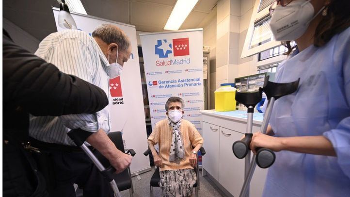 La Comunidad comienza a vacunar la próxima semana a población de 77, 78 y 79 años