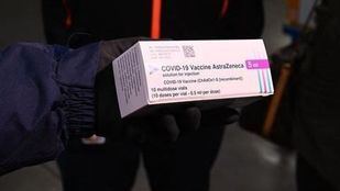 La incertidumbre en torno a AstraZeneca desploma el número de vacunados
