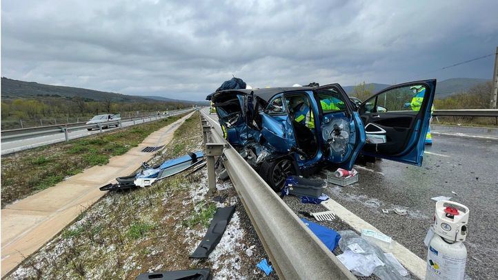 Un accidente múltiple en la A1 deja un herido crítico de 19 años