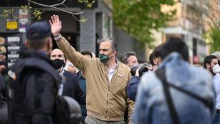 Vecinos de Tetuán reciben a Ortega Smith al grito de 'Fuera fascistas de nuestros barrios'