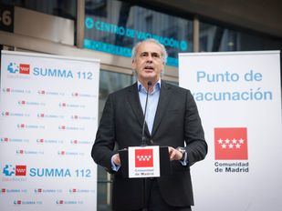 Escudero propone aplazar las segundas dosis de Pfizer y Moderna para priorizar primeras dosis