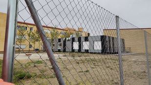 Sin instituto en Parla para el próximo curso: 240 alumnos estudiarán en barracones