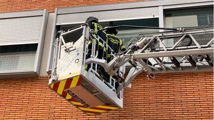Un incendio en Vallecas deja 13 heridos leves y diez familias realojadas