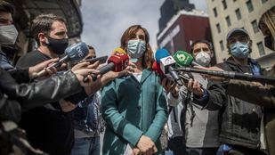 Mónica García plantea una tarifa plana para viajar en Metro, un abono social y ampliar tres líneas