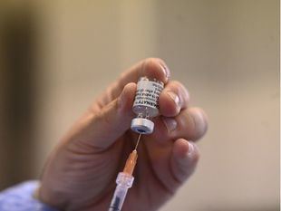 'CombiVacs': el estudio para evaluar poner Pfizer a personas que recibieron una dosis de AstraZeneca