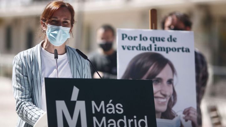 Mónica García, candidata de Más Madrid a la presidencia de la Comunidad de Madrid, durante la presentación del cartel electoral con el que se presenta a las elecciones