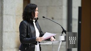 Ayuso firma con las organizaciones sindicales dos acuerdos para regular las condiciones del personal