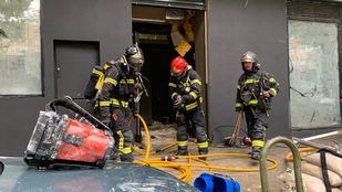 Desalojado un edificio en Chamartín tras un incendio en un gimnasio en obras