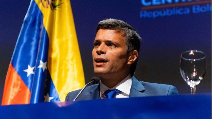 Leopoldo López en una rueda de prensa