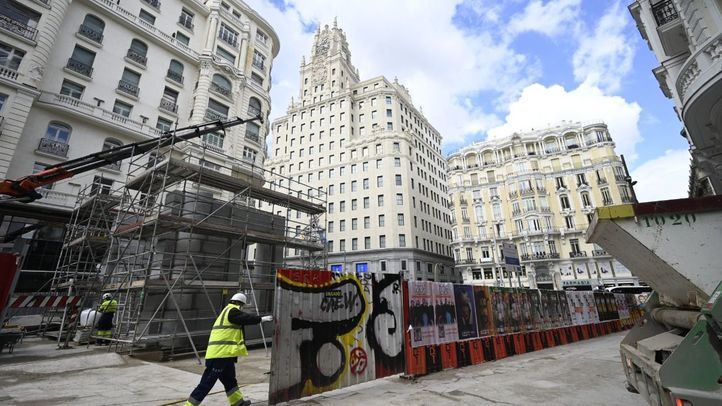 En marcha el montaje del icónico templete de Palacios: la estación de Gran Vía reabre en julio