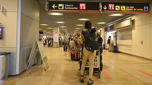 Escudero pide restricciones en Barajas para vuelos de la India ante la nueva variante de Covid-19