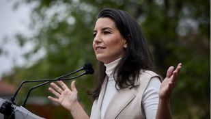 Monasterio defiende en su propaganda electoral la "firmeza y claridad de ideas" y acabar con "políticas progres"