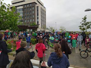 Valdebebas, un barrio en auge sin plazas para sus estudiantes