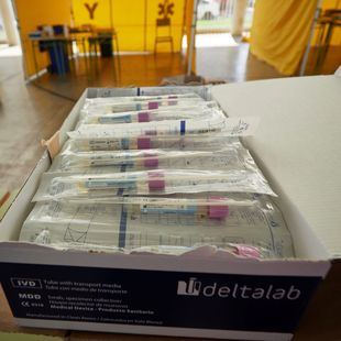 Los casos positivos aumentan en una jornada con la presión hospitalaria en descenso