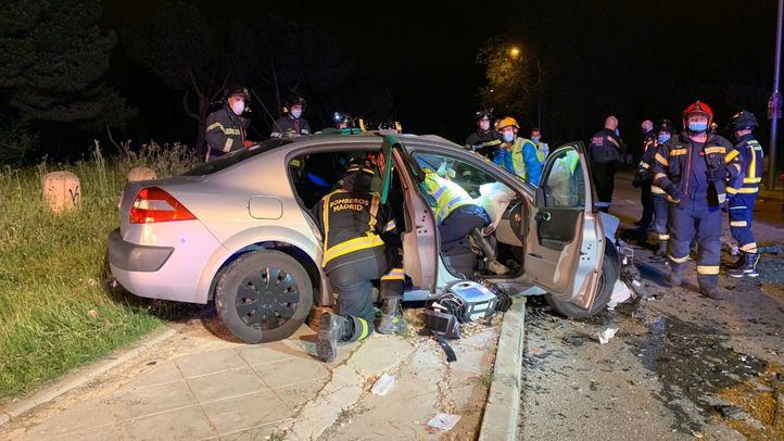 Un accidente entre tres vehículos deja tres heridos graves en Vallecas