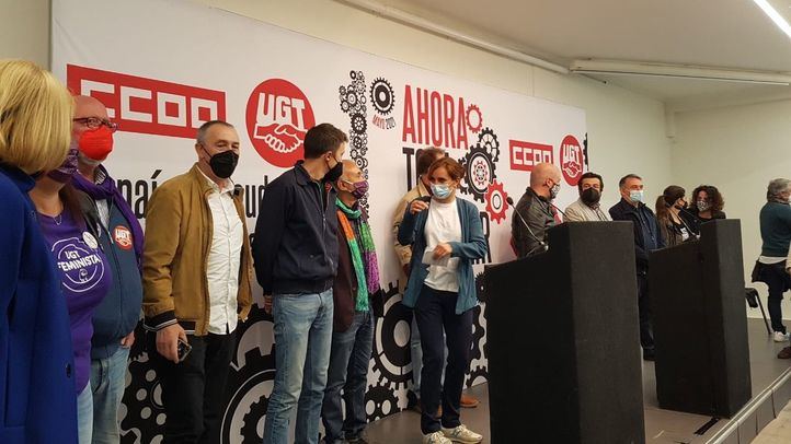 El líder de Más País, Íñigo Errejón, y la candidata de Más Madrid al 4M, Mónica García, con los sindicatos antes de participar en la manifestación por el Primero de Mayo