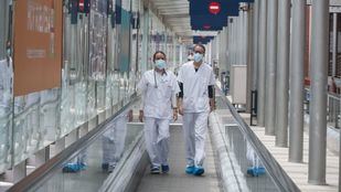 Cae el número de hospitalizados por Covid pero los nuevos positivos repuntan en Madrid