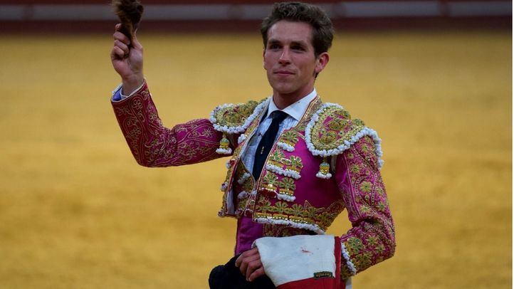 Ginés Marín borda el toreo de capote en un festejo aburrido
