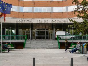 Los nuevos positivos y los ingresos por Covid se reducen en Madrid