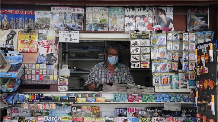 Regente de quiosco de prensa en la Puerta del Sol.