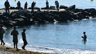 Madrid, disconforme con el criterio para el reparto de menores desde Ceuta