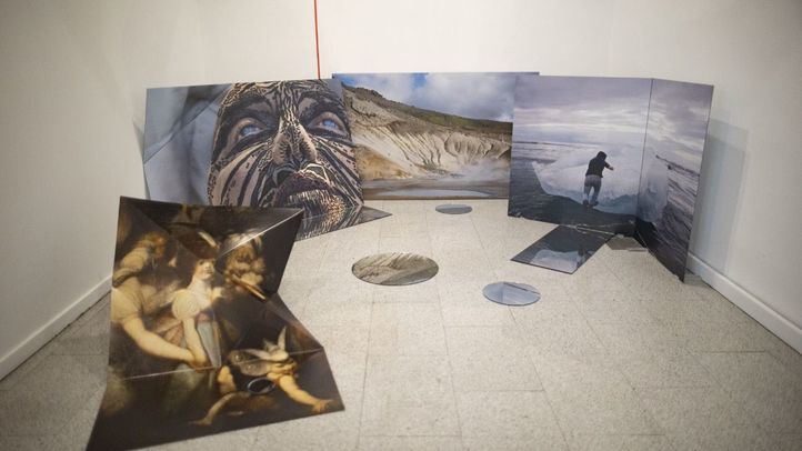 Varias de las fotografías de la exposición 'Naranja de sangre', de Liza Ambrossi