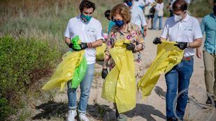 La Reina Sofía se moviliza contra la 'basuraleza'