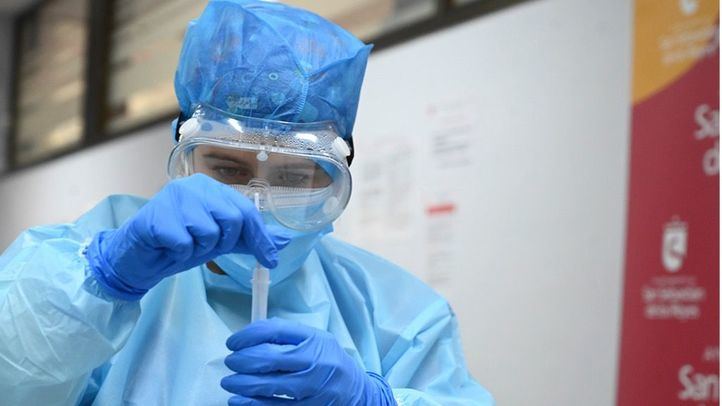 Los contagios experimentan una ligera subida en una jornada con tres fallecidos