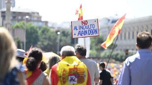 Miles de personas se concentran en Colón contra los indultos