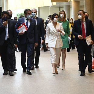 Isabel Díaz Ayuso relega la Sanidad en un discurso con guiños a Vox