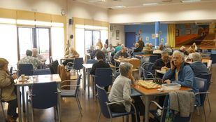 Los centros de mayores de Madrid reabren sus puertas